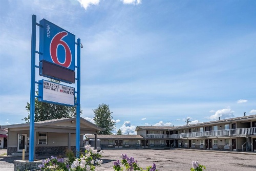 Motel 6-Fort Nelson, BC image 4